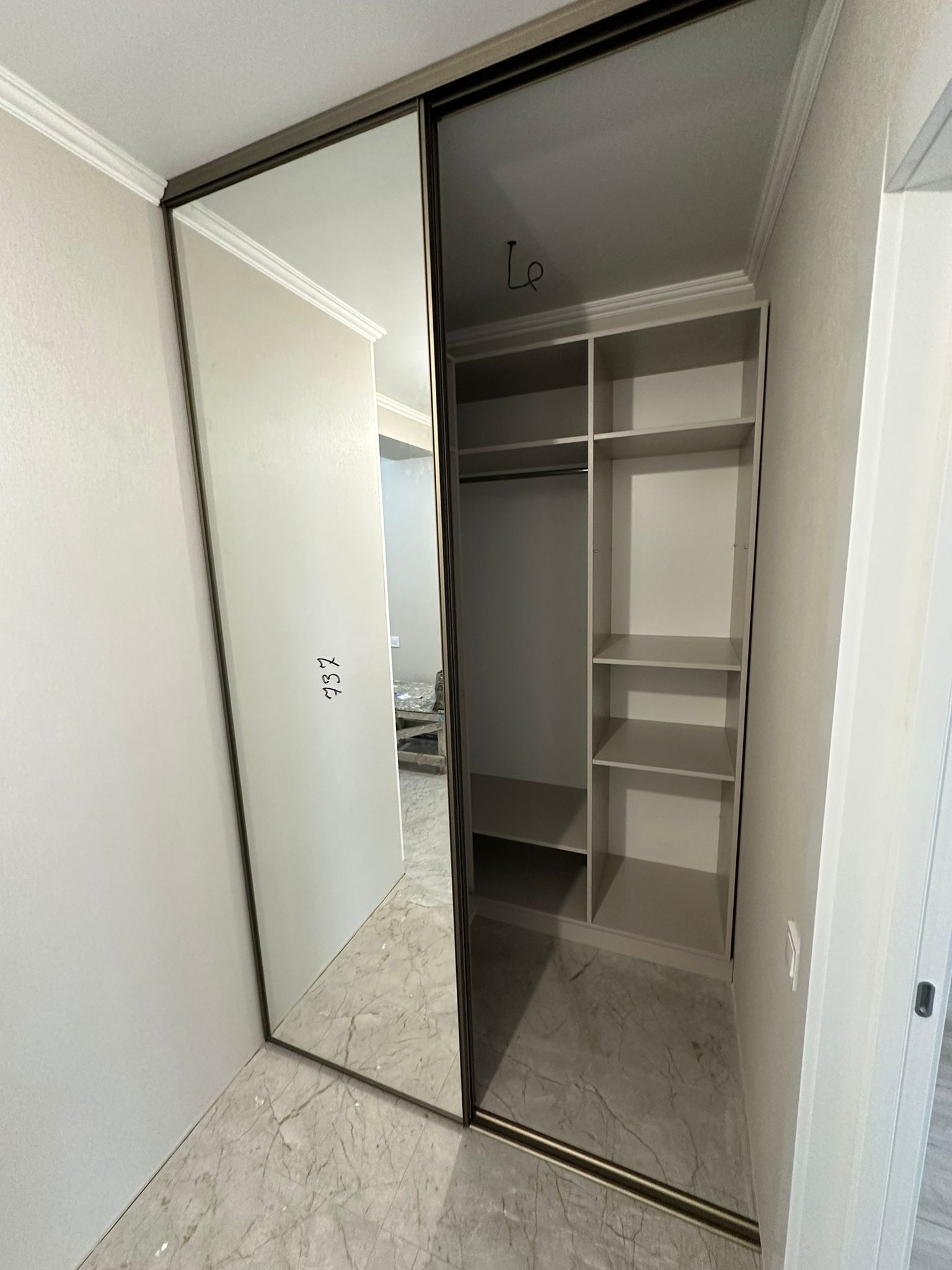 Dulap in antreu la comanda de la frank de lux