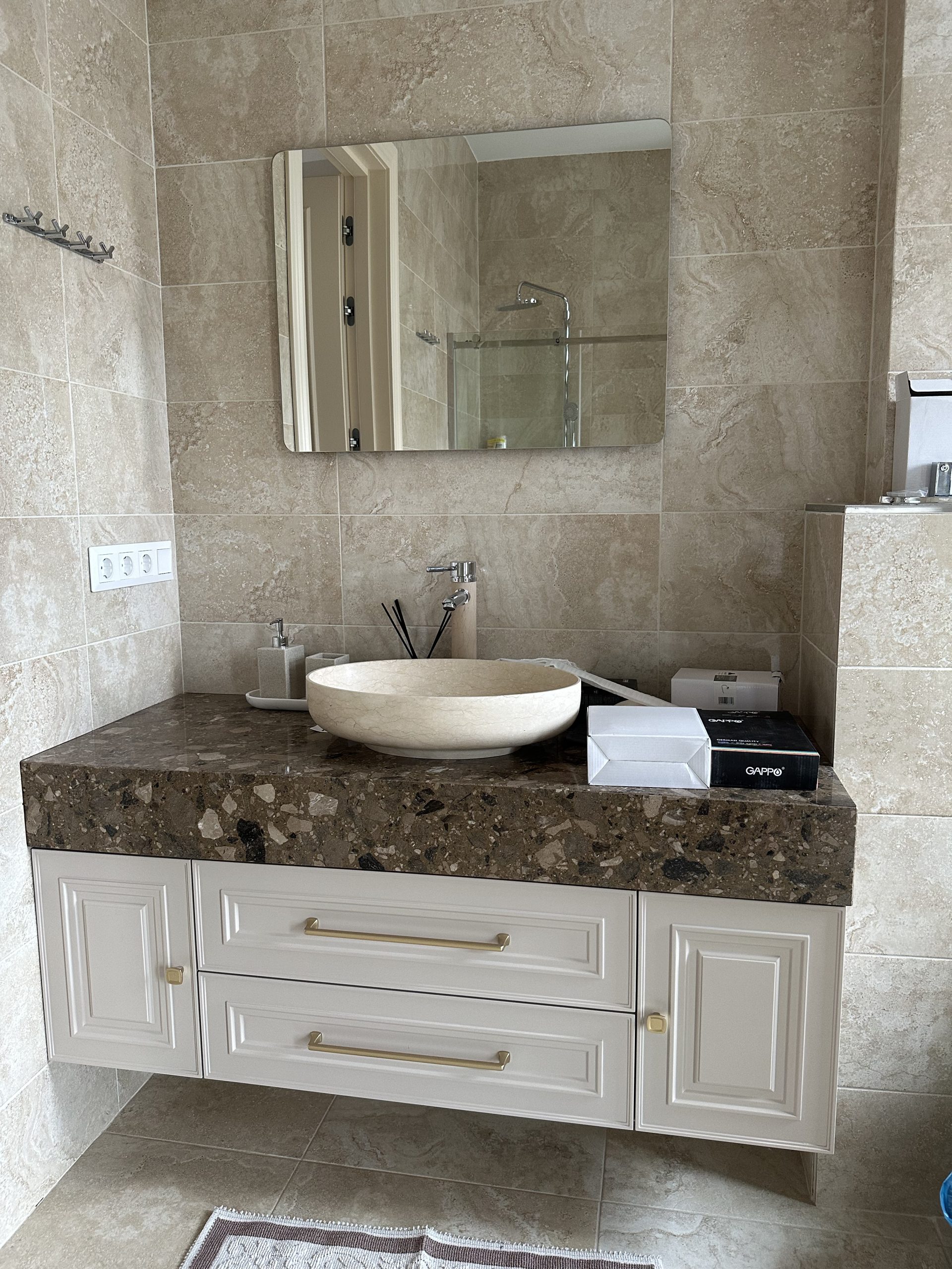 mobila in bloc sanitar la comanda de la frank de lux