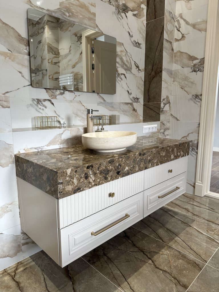 mobila in bloc sanitar la comanda de la frank de lux