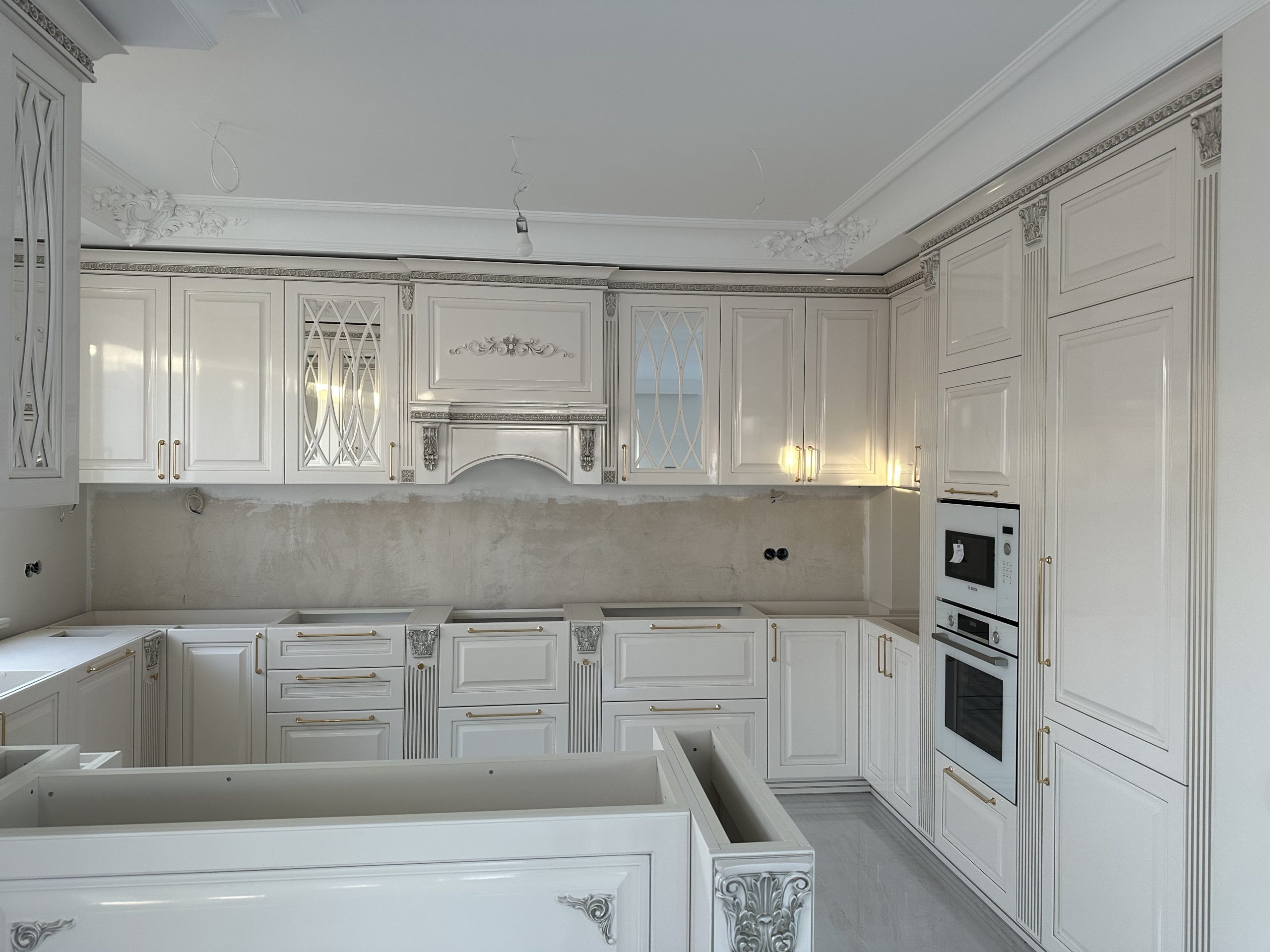 bucatarie la comanda de la frank de lux